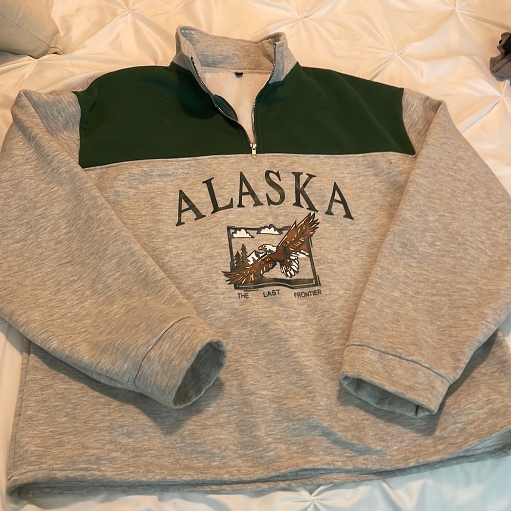 Sweatshirt
